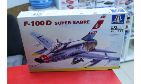 098 F-100 D Super Sabre 1:72 Italeri   возможен обмен, сборные модели авиации, scale72