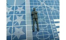 Девушка со сложенными на груди руками 1:35 Смола 3D-печать, фигурка, scale35