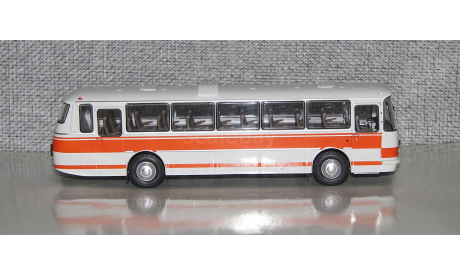 ЛАЗ-699Р оранжевый (песок). Demprice., масштабная модель, Classicbus, scale43