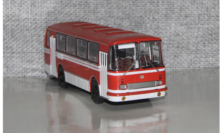 ЛАЗ-695Н сангин.С эмблемой.Demprice. С рубля!!!, масштабная модель, Classicbus, scale43