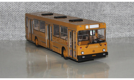 Автобус Лиаз-5256 циркон.С эмблемой.Demprice.С рубля!!!, масштабная модель, Classicbus, scale43