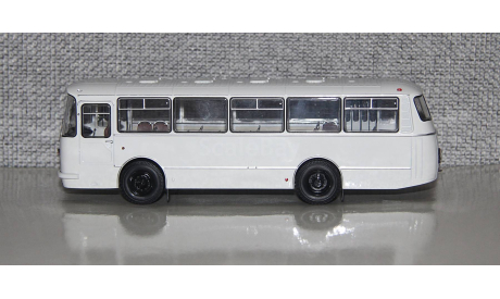 ЛАЗ-695Н белый. Уценка!!! Demprice., масштабная модель, Classicbus, scale43