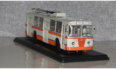 Троллейбус ЗИУ-9 г. Хабаровск. SSM., масштабная модель, Start Scale Models (SSM), scale43