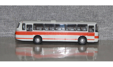 ЛАЗ-699Р оранжевый (песок). Demprice. С рубля!!!, масштабная модель, Classicbus, scale43
