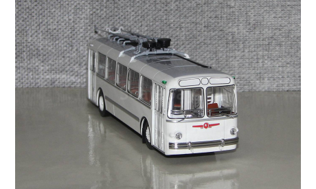 Троллейбус Зиу-5 белый(иней). DEMPRICE., масштабная модель, Classicbus, scale43