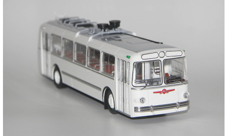 Троллейбус Зиу-5 белый(иней). DEMPRICE. Уценка!!!, масштабная модель, Classicbus, scale43