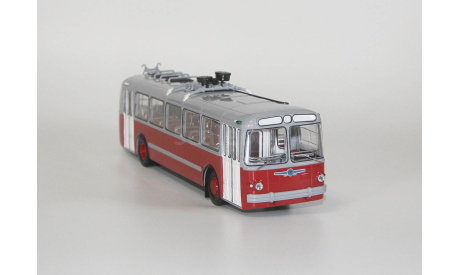 Троллейбус Зиу-5 красный(звезда). DEMPRICE. Уценка!!!, масштабная модель, Classicbus, scale43