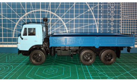 КАМАЗ-5320 Автолегенды СССР, Грузовики 24, голубой / DeAgostini, масштабная модель, scale43