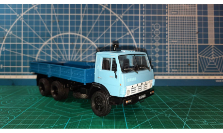 КАМАЗ-5320 Автолегенды СССР, Грузовики 24, голубой / DeAgostini, масштабная модель, scale43