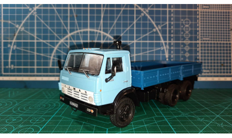 КАМАЗ-5320 Автолегенды СССР, Грузовики 24, голубой / DeAgostini, масштабная модель, scale43