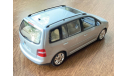 VOLKSWAGEN VW TOURAN 1/43 MINICHAMPS, масштабная модель, scale43