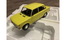 ВАЗ-2103 LADA 2103 желтая Triple9 1:18, масштабная модель, scale18