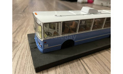 Троллейбус ЗИУ-10 (ЗИУ-683) бело-голубой  SSM4006