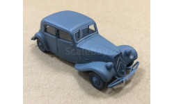 Citroen Traction 11CV Staff Car (finished model) Tamiya 26529