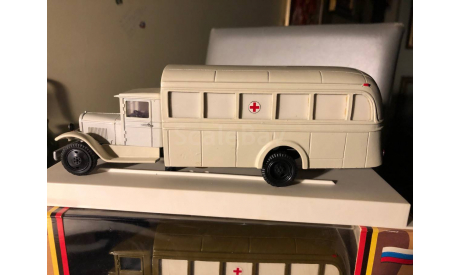 ЗИС-16С Автобус санитарный БЕЛЫЙ / ЛОМО-АВМ, масштабная модель, scale43