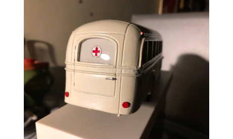 ЗИС-16С Автобус санитарный БЕЛЫЙ / ЛОМО-АВМ, масштабная модель, scale43