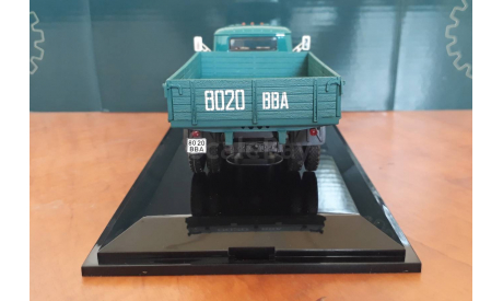 ЗиЛ-130 бортовой - 1982 г., масштабная модель, scale43, DiP Models