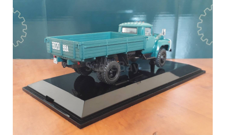 ЗиЛ-130 бортовой - 1982 г., масштабная модель, scale43, DiP Models