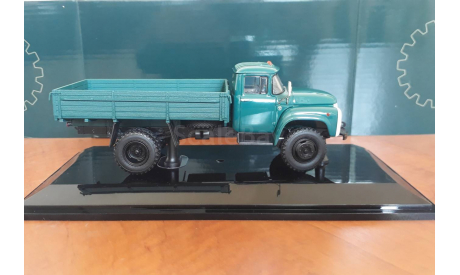 ЗиЛ-130 бортовой - 1982 г., масштабная модель, scale43, DiP Models