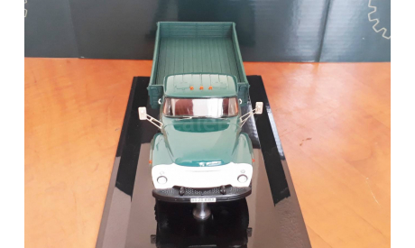 ЗиЛ-130 бортовой - 1982 г., масштабная модель, scale43, DiP Models
