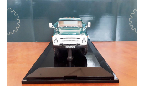 ЗиЛ-130 бортовой - 1982 г., масштабная модель, scale43, DiP Models