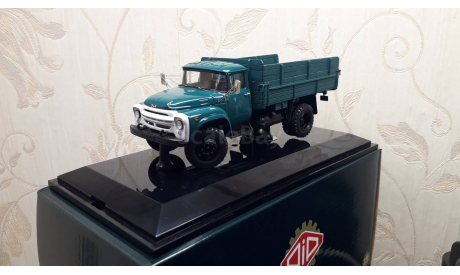 ЗиЛ-130 бортовой 1974 г. морская волна, масштабная модель, 1:43, 1/43, DiP Models