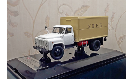 Горьковский автомобиль фургон ГЗСА-3704 на шасси 52-01 1991 г., масштабная модель, ГАЗ, DiP Models, 1:43, 1/43