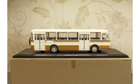 ЛИАЗ-677М с запасным колесом, масштабная модель, Classicbus, scale43