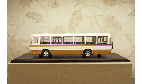ЛИАЗ-677М с запасным колесом, масштабная модель, Classicbus, scale43