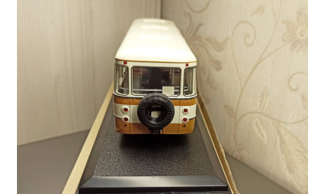 ЛИАЗ-677М с запасным колесом, масштабная модель, Classicbus, scale43