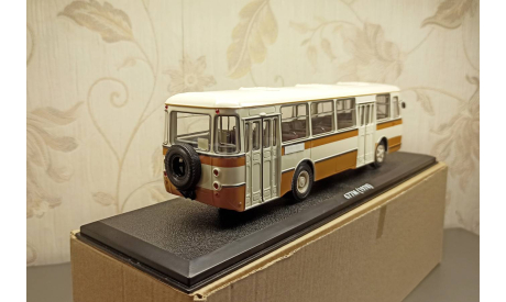 ЛИАЗ-677М с запасным колесом, масштабная модель, Classicbus, scale43