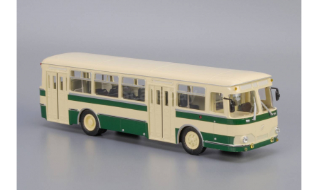 Автобус ЛиАЗ-677 бежево-зеленый Classic Bus, масштабная модель, Classicbus, 1:43, 1/43