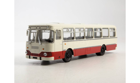 Автобус ЛиАЗ-677М бело-красный, масштабная модель, Советский Автобус, scale43