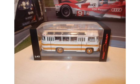 Автобус ПАЗ-672 белый с жёлтыми полосами, масштабная модель, Classicbus, scale43