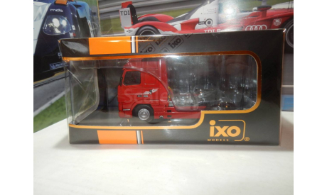 Седельный тягач Volvo FH12 красный, масштабная модель, IXO грузовики (серии TRU), 1:43, 1/43