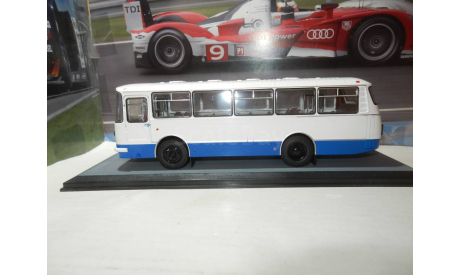 С РУБЛЯ!!! - Автобус ЛАЗ-695Н бело-синий КБ, масштабная модель, Classicbus, 1:43, 1/43