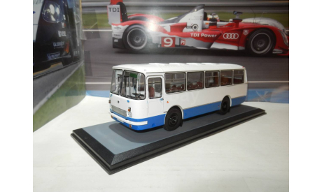 С РУБЛЯ!!! - Автобус ЛАЗ-695Н бело-синий КБ, масштабная модель, Classicbus, 1:43, 1/43