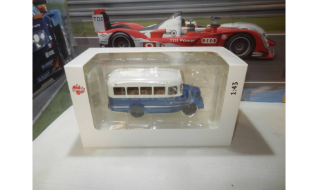 Автобус ПАЗ-651 бело-синий DEMPRICE, масштабная модель, 1:43, 1/43
