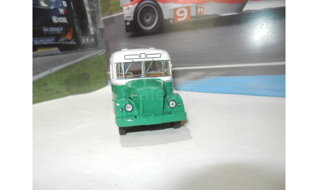 Автобус ПАЗ-651 бело-зеленый DEMPRICE, масштабная модель, 1:43, 1/43