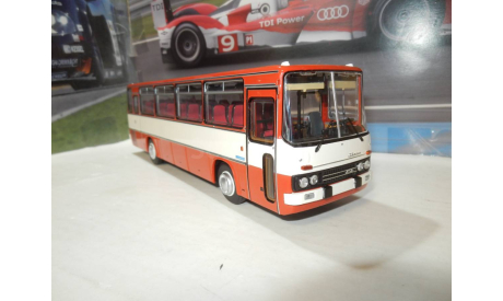 Автобус Икарус-256.55 белый с красным, масштабная модель, DEMPRICE, scale43, Ikarus