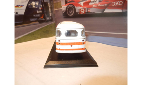 Автобус ПАЗ-672 белый с оранжевыми полосами, масштабная модель, Classicbus, 1:43, 1/43