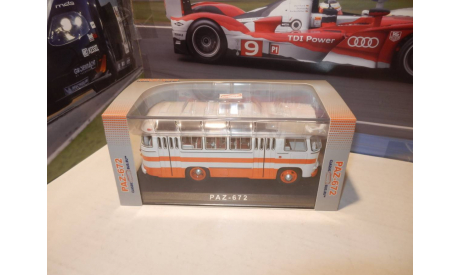 Автобус ПАЗ-672 белый с оранжевыми полосами, масштабная модель, Classicbus, 1:43, 1/43