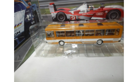 Автобус ЛиАЗ-5256 желтый с белой полосой, масштабная модель, DEMPRICE, scale43