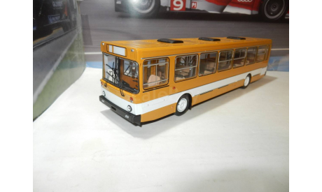 С РУБЛЯ!!! - Автобус ЛиАЗ-5256 турмалин, масштабная модель, DEMPRICE, 1:43, 1/43