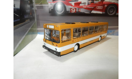 С РУБЛЯ!!! - ЛиАЗ-5256.00 желтый с белой полосой, масштабная модель, DEMPRICE, 1:43, 1/43