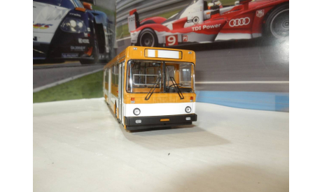 С РУБЛЯ!!! - ЛиАЗ-5256.00 желтый с белой полосой, масштабная модель, DEMPRICE, 1:43, 1/43