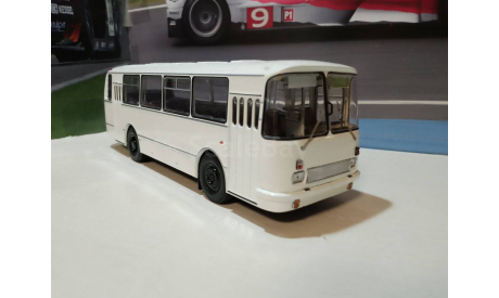 Автобус ЛАЗ-695Н белый, масштабная модель, DEMPRICE, scale43