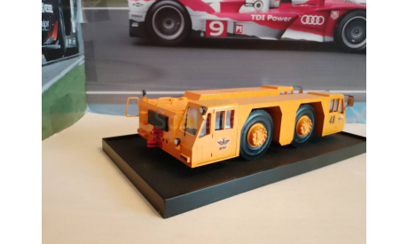 БелАЗ-74211 авиационный тягач, масштабная модель, By. Volk, 1:43, 1/43
