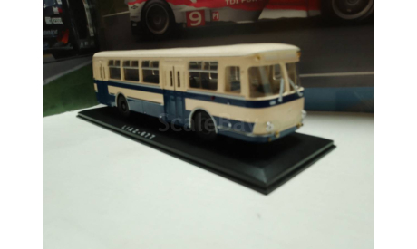 Автобус ЛиАЗ-677 бежево-синий, масштабная модель, Classicbus, 1:43, 1/43