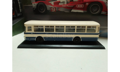 Автобус ЛиАЗ-677 бежево-синий, масштабная модель, Classicbus, 1:43, 1/43